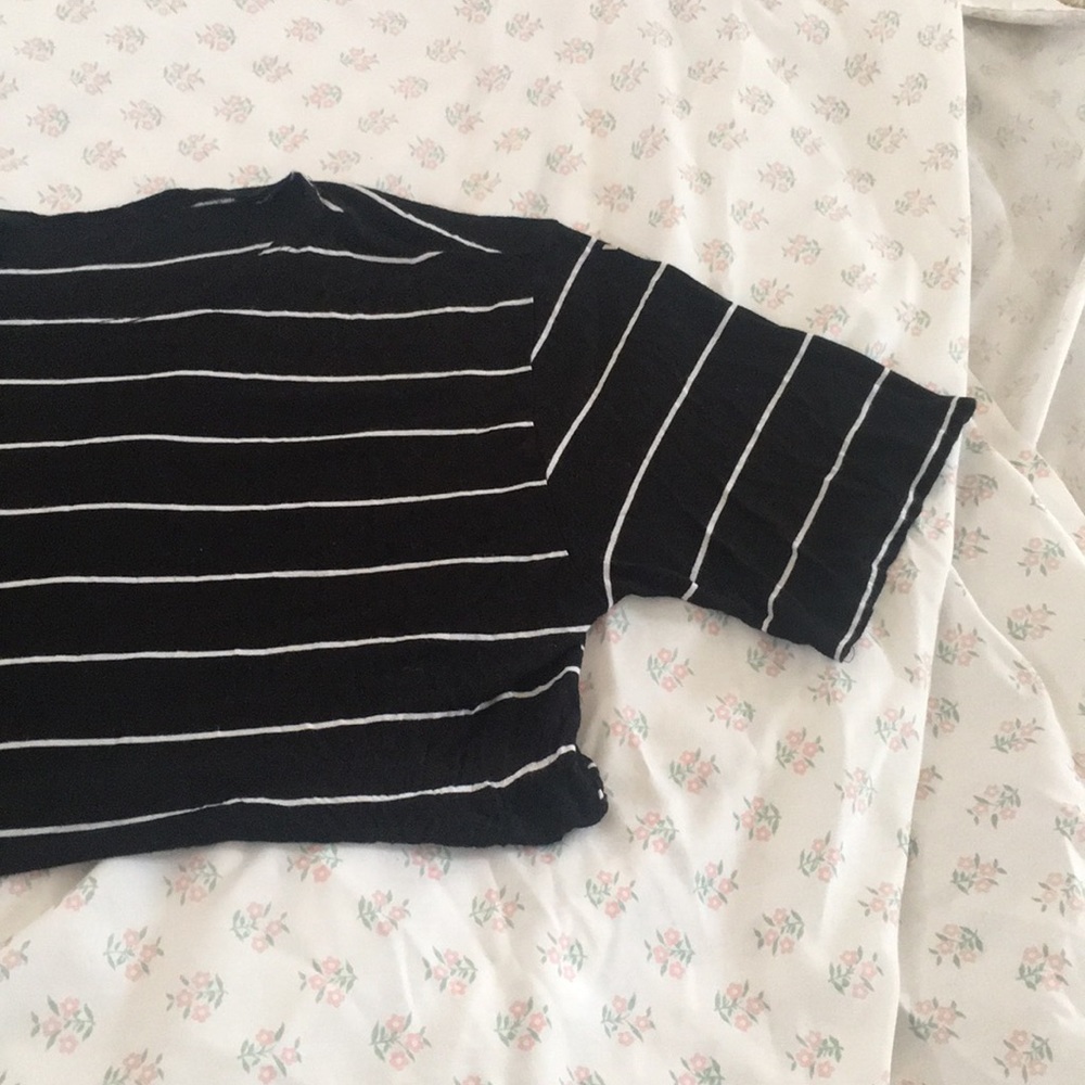 Crop top - Picture 2 of 3